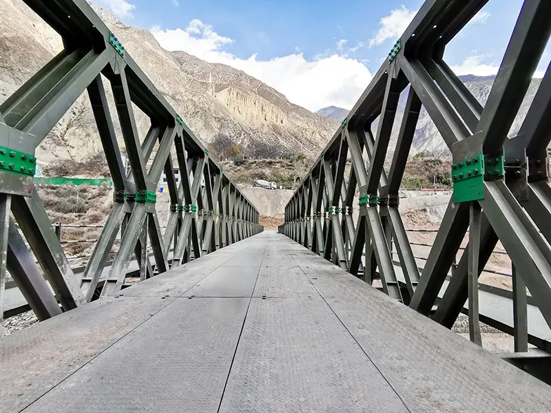Maßgeschneiderte Fachwerkbrücke mit großer Spannweite