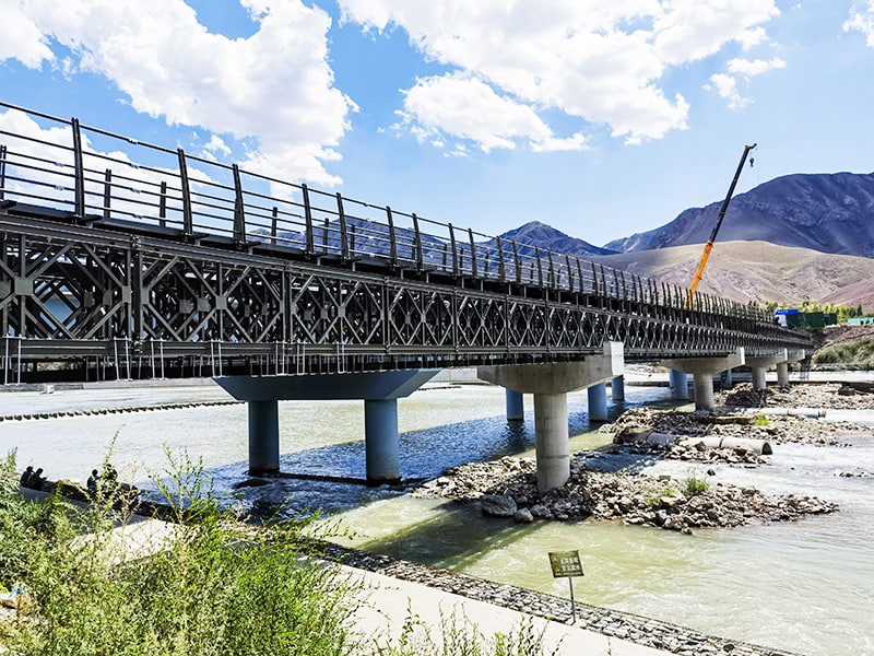 159 Meter lange bemalte Fußgängerbrücke/Pipelinebrücke
